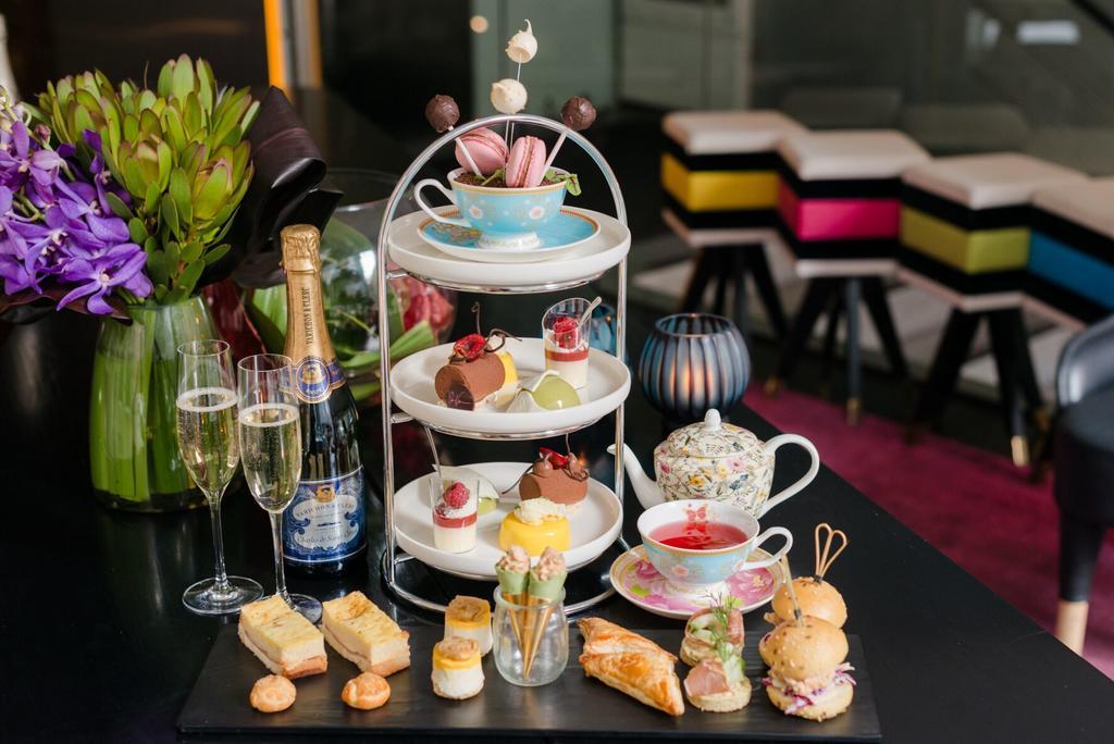 Adelphi Hotel Melbourne Bagian luar foto Afternoon tea at the InterContinental Sydney