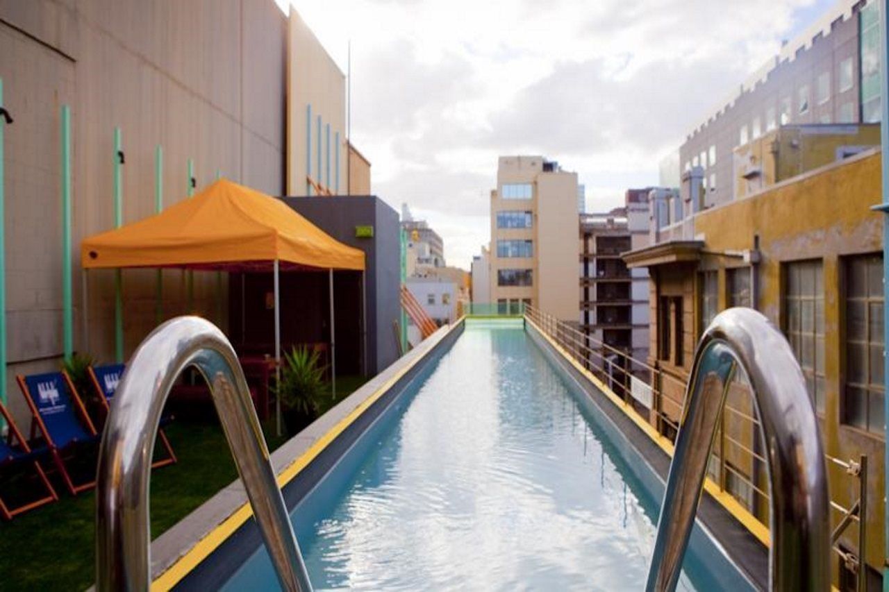 Adelphi Hotel Melbourne Bagian luar foto Rooftop pool at the hotel