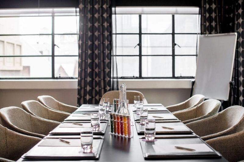 Adelphi Hotel Melbourne Bagian luar foto The boardroom at the hotel