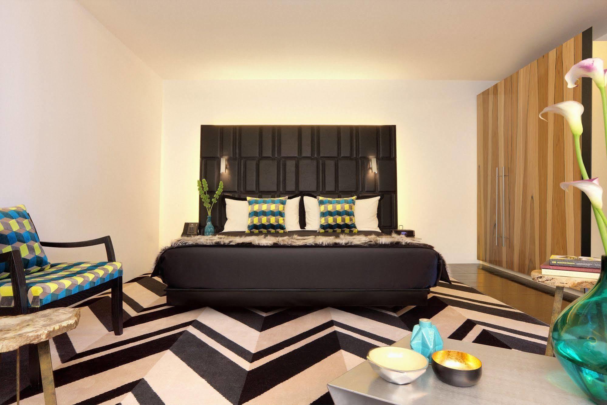Adelphi Hotel Melbourne Bagian luar foto A room at the hotel