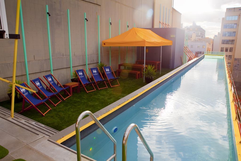 Adelphi Hotel Melbourne Bagian luar foto The pool at the hotel